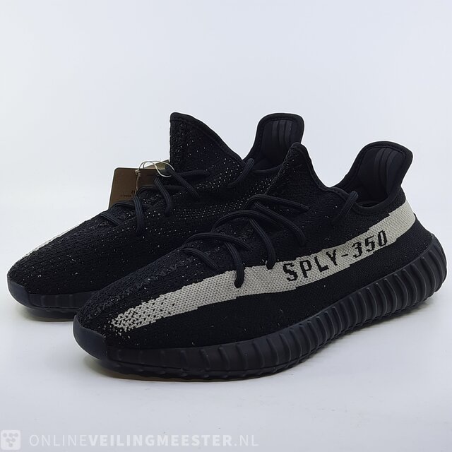 Yeezy discount maat 46