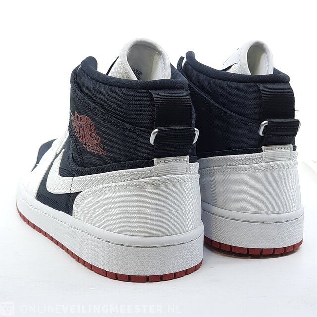 Jordan 1 discount mid maat 42