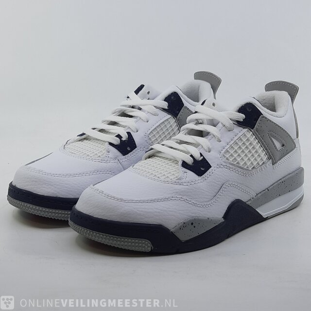 Paar kinder sneakers maat 34 Nike Jordan 4 Retro BQ7669 140