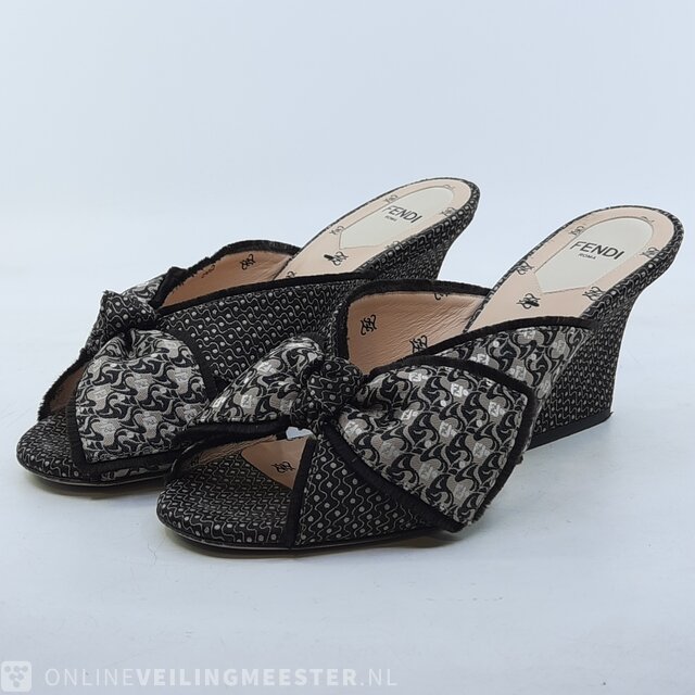 Pair of pumps size 36 Fendi Vero Cuoio Onlineauctionmaster