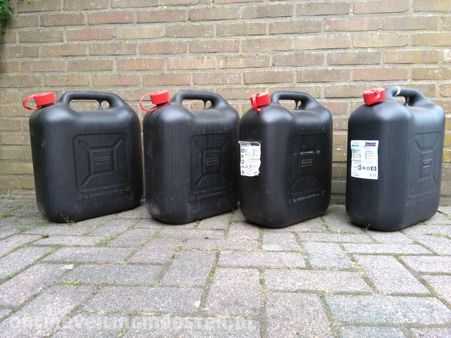 4x Brandstoftank / Jerrycan Hünersdorff, 20 liter, Zwart »  Onlineauctionmaster.com