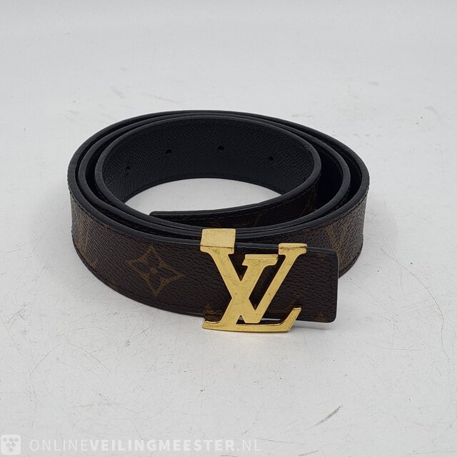 Louis Vuitton Fashion Rings - 11 For Sale at 1stDibs  louis vuitton dice  ring, louis vuitton fairytale ring set for sale, louis vuitton fairytale  rings