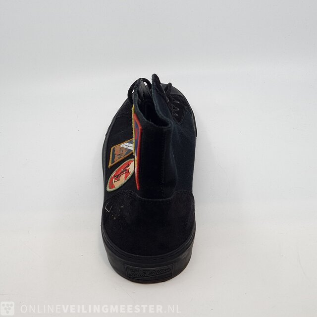 Paar schoenen, maat 9 Louis Vuitton, Tattoo trainer boot »  Onlineauctionmaster.com