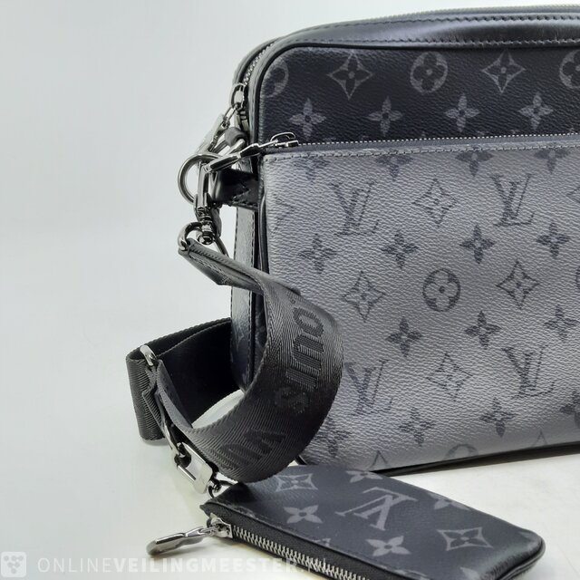 Louis Vuitton trio messenger schoudertas grijs