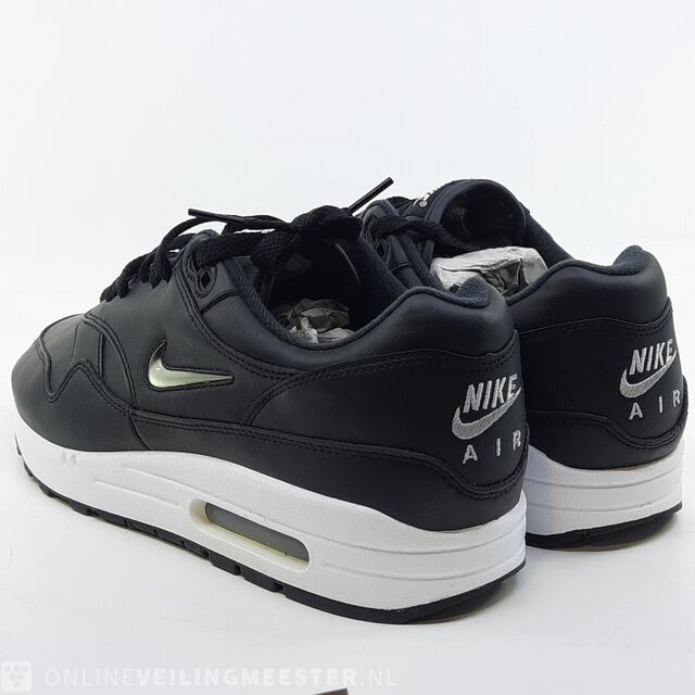 Nike schoenen maat online 43