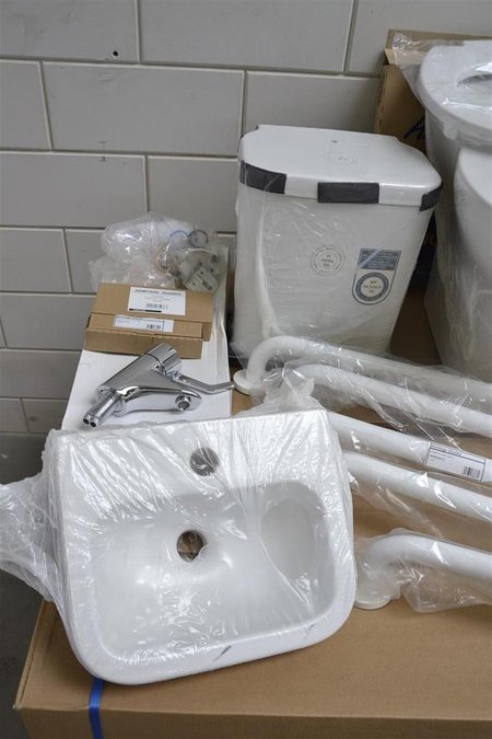 In het algemeen Dader Promoten Invalide-toilet, Ideal Standard, wit, duoblok verhoogd, incl. 6 beugels,  wasbak, keramiek, wit » Onlineveilingmeester.nl